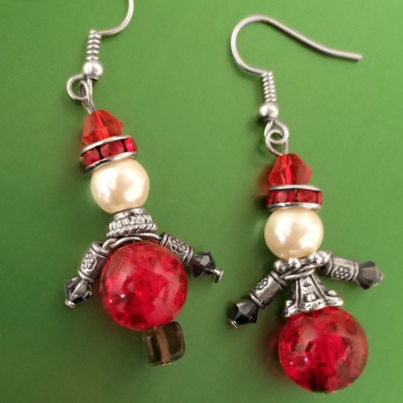 Cutest Santa & Mrs Claus Earrings Ever - Picture 2 of 5